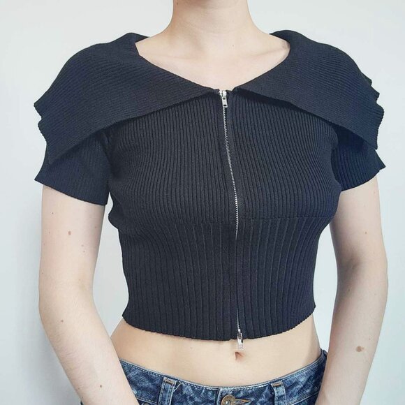 Japanese Gothic black zip-up top with big bat collar - Picture 9 of 9